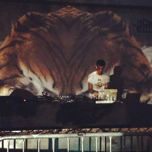 免费国产美女一级八A片
